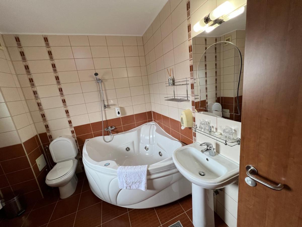 Hotel Belvedere Ватра-Дорней Экстерьер фото
