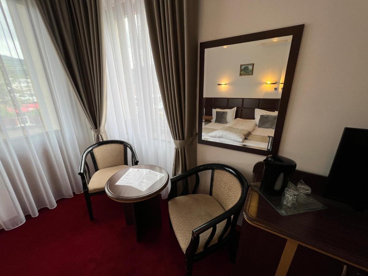 Hotel Belvedere Ватра-Дорней Экстерьер фото