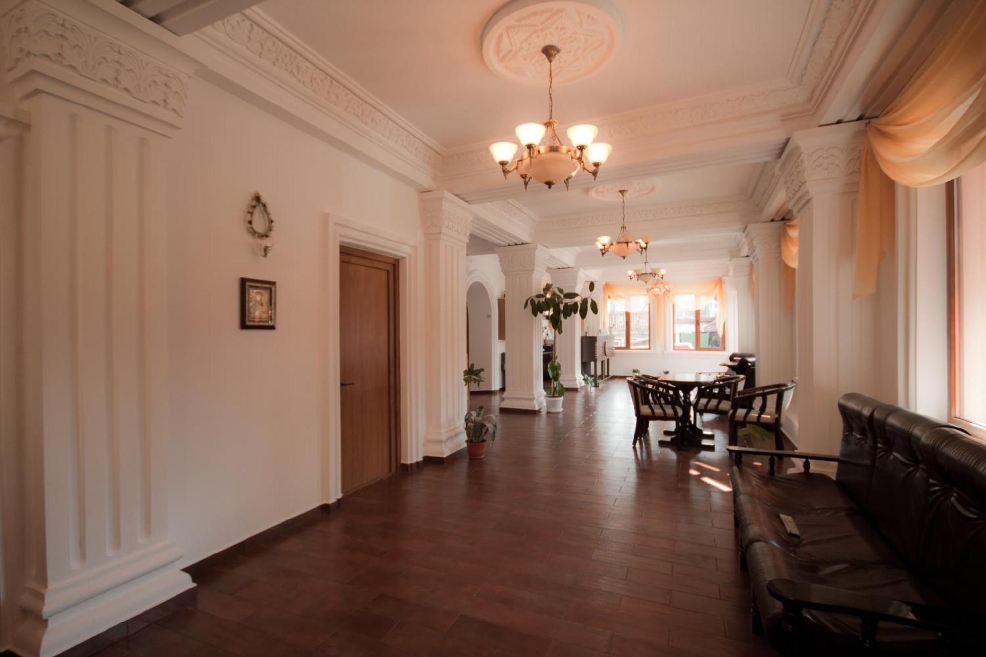 Hotel Belvedere Ватра-Дорней Экстерьер фото